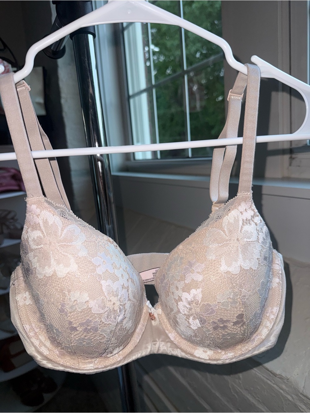Victoria's Secret Beige Lace Lightly Lined Body By Victoria Bra